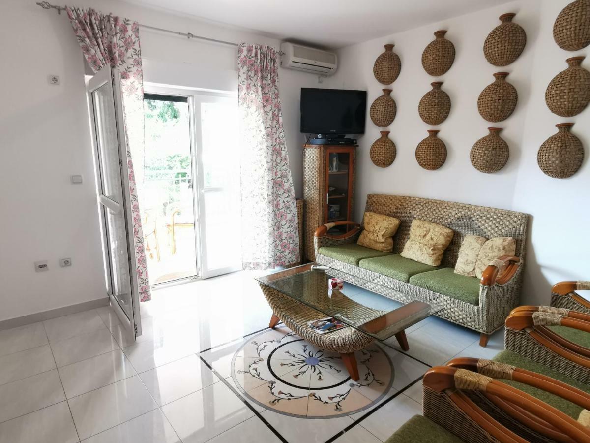 Apartments Rales Sveti Stefan Eksteriør billede