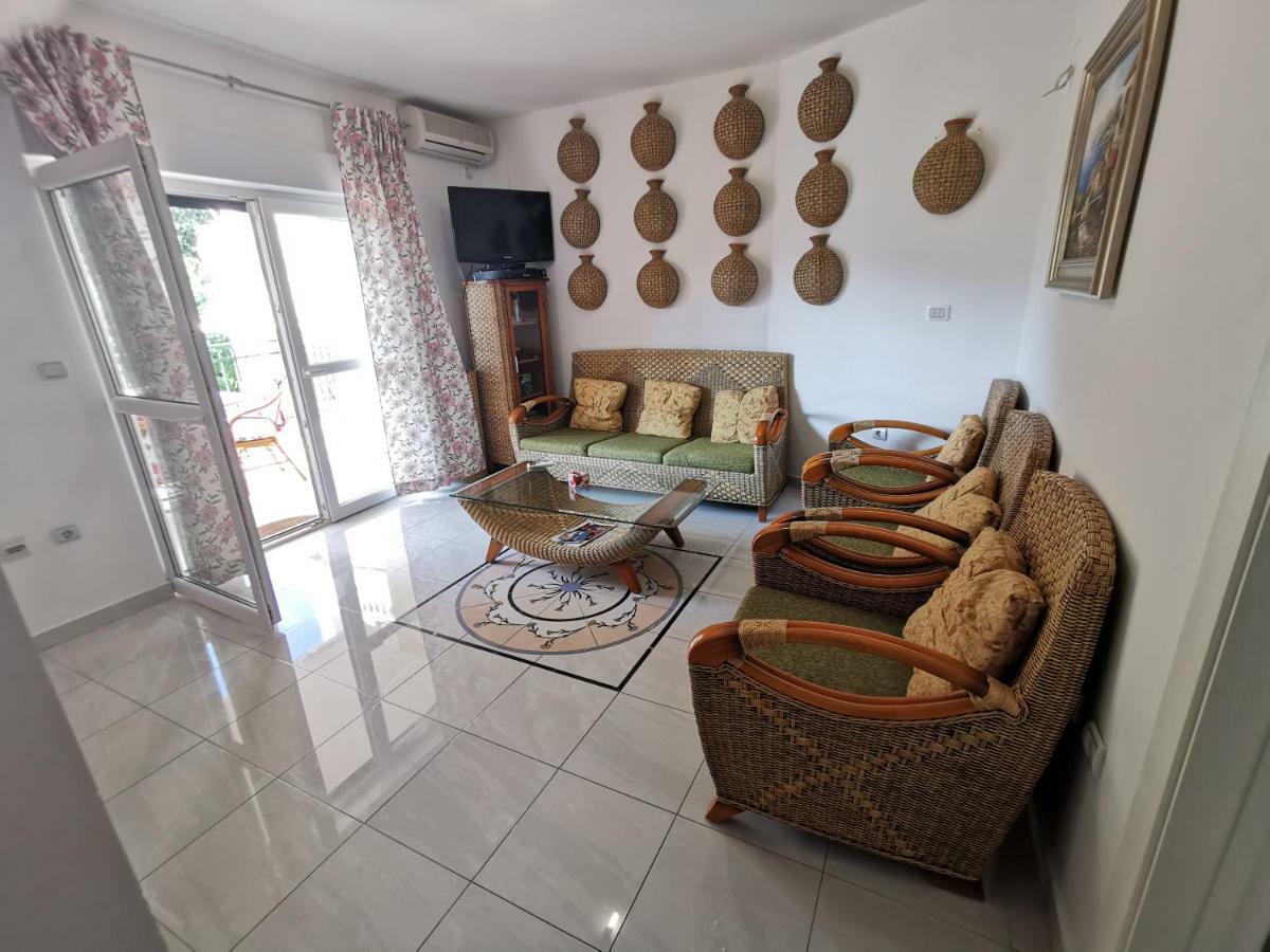 Apartments Rales Sveti Stefan Eksteriør billede